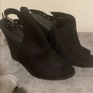 Schutz booties